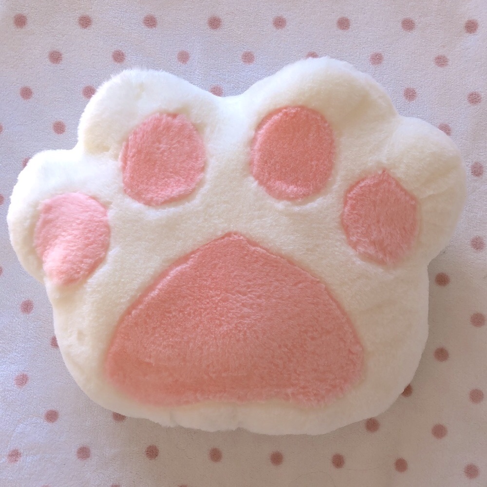 NWOT Pink Paw Pillow. 💕